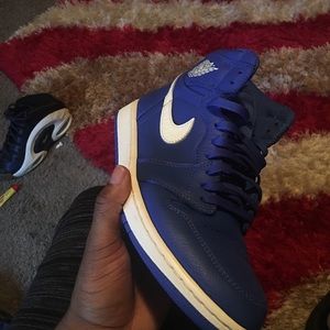 Jordan retro 1s
